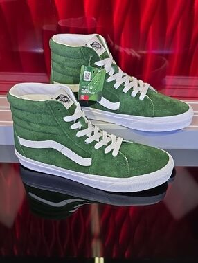 Vans Sk8-Hi Pig Suede Douglas Fir Green Men’s 8.5 Women’s 10 New With Box